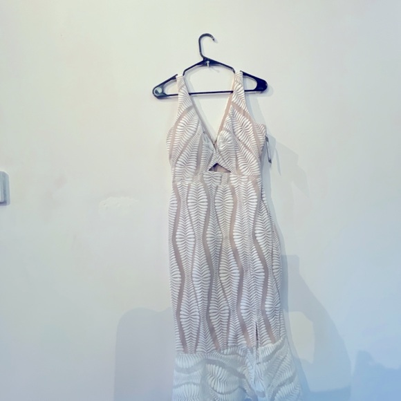 clothes - Picture 2 of 2